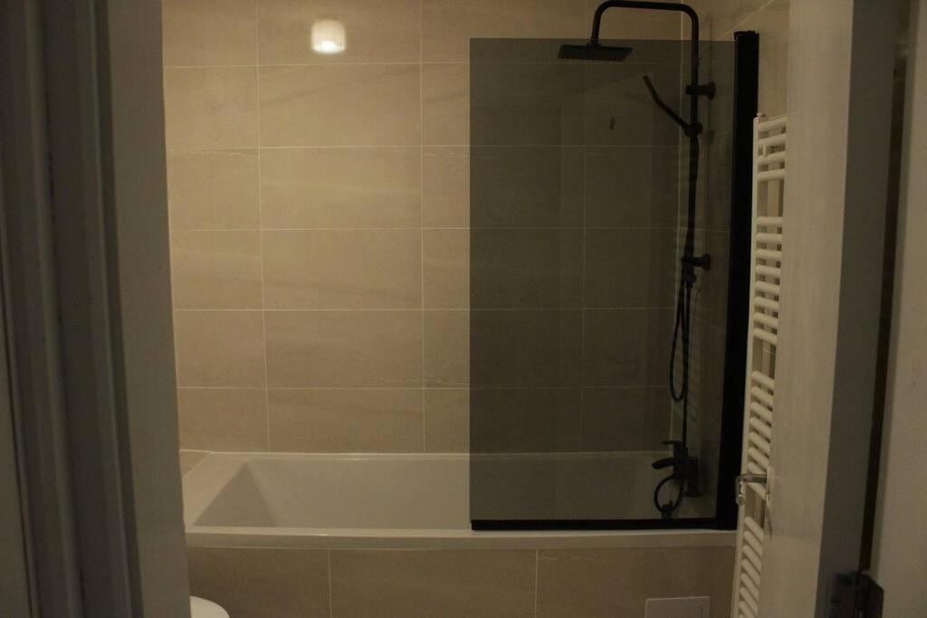 2 Bedroom Central London Apartment Modern And Stylish מראה חיצוני תמונה